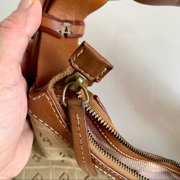 DOONEY & BOURKE Signature Logo Handbag Shoulder Bag Purse. Tan and Brown. - Picture 6 of 15